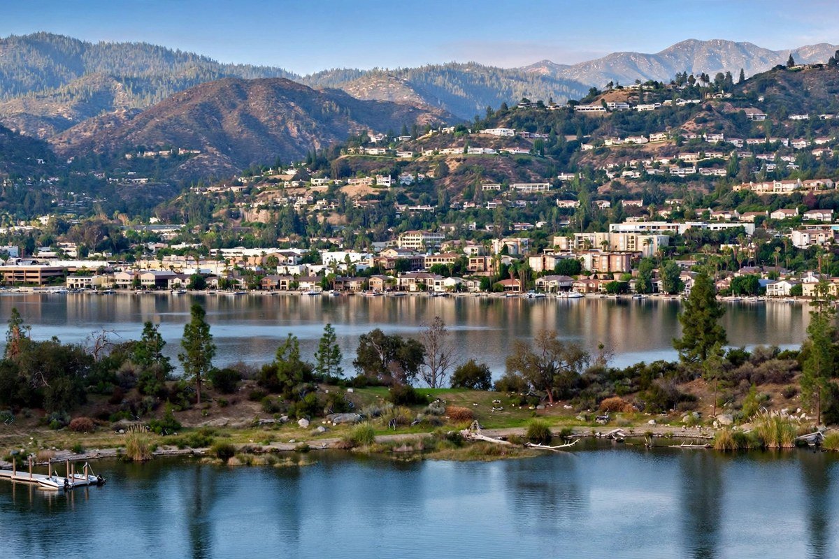 Lake Arrowhead city skyline, slab leak service area