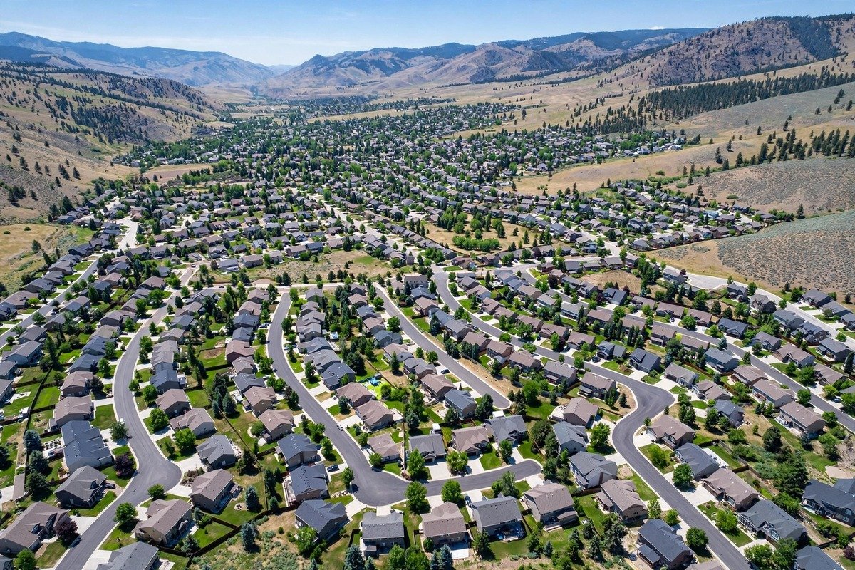 Skyline and neighborhoods of Meridian, Idaho