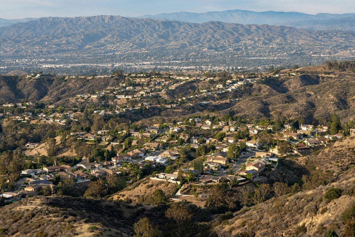 Montrose California foothill skyline, slab leak service area